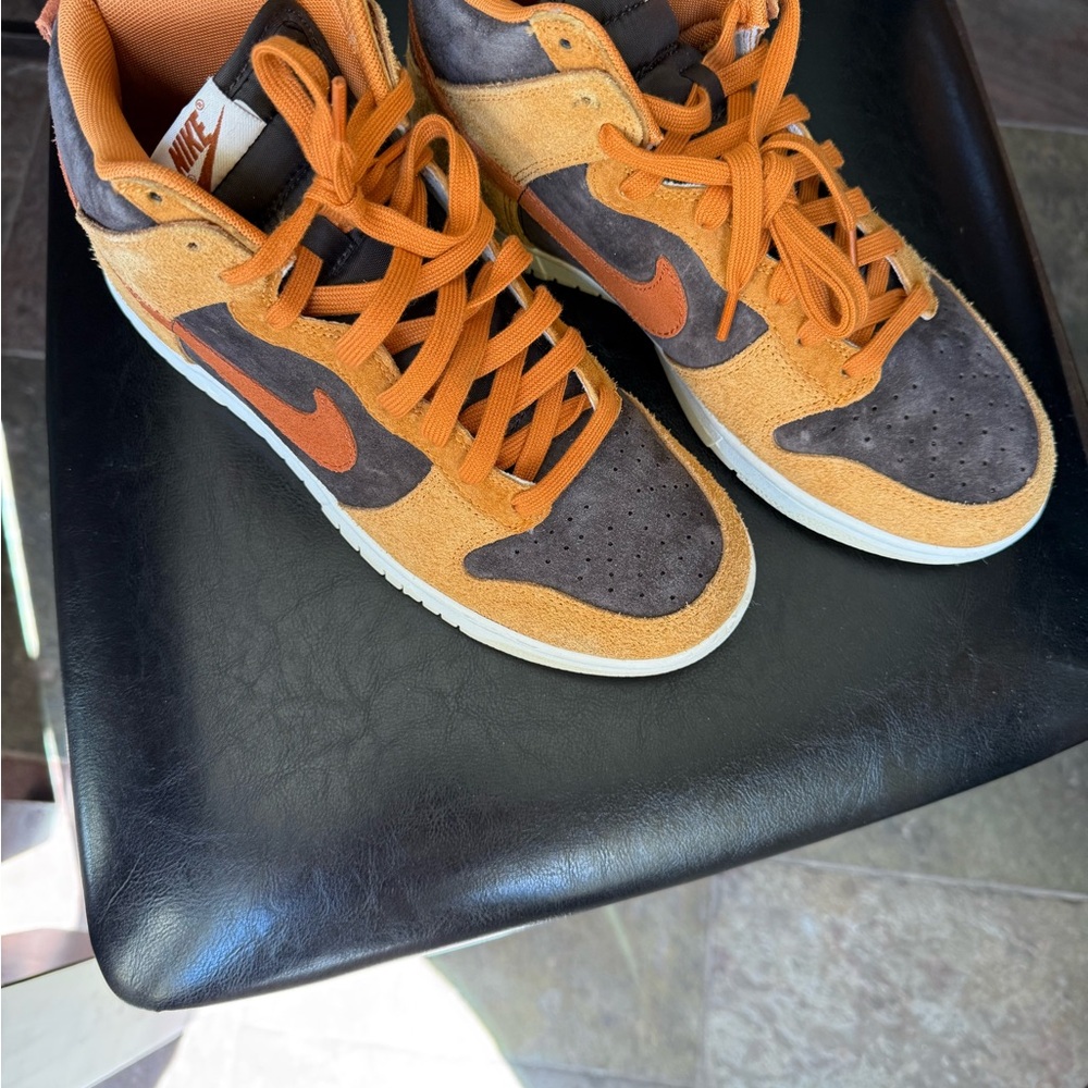 Nike High-Top Sneakers in Brown and Orange - Picture 2 of 8